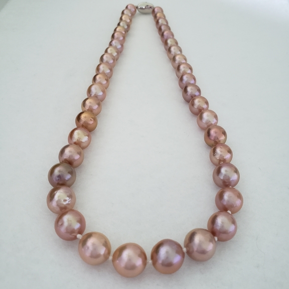 REAL 10mm Lavender Pearl Necklace - Picture 2 of 8